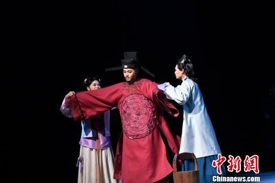 话剧《苏东坡》蓉城首演加入东坡家乡眉山方言