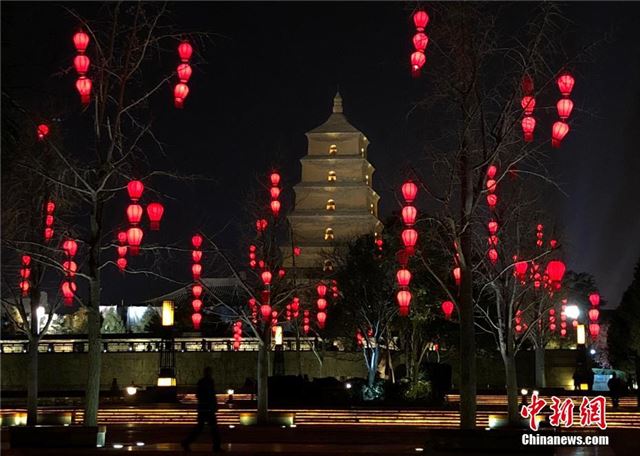 西安大雁塔夜景绚丽