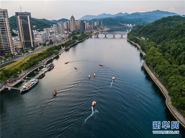 （美丽中国）（4）浙江建德：17℃江水送清凉