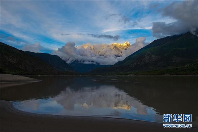 （美丽中国）（1）醉美南迦巴瓦峰