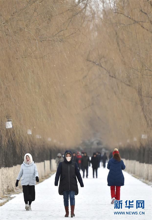 （社会）（1）雪霁晨起