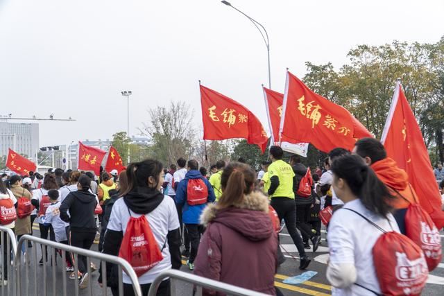 万名跑友，共襄盛举。2019鄂州国际半程马拉松赛圆满成功