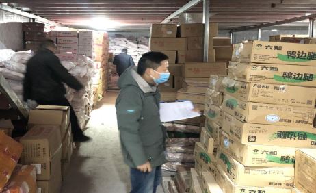 湖北省英山：紧盯冷链食品疫情防控  守护“舌尖上的安全”