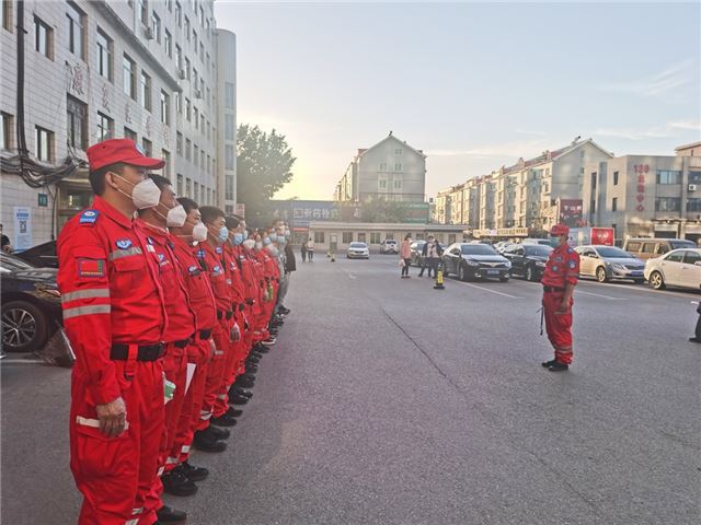 当志愿红遇上医护白·辽阳营口谱写抗疫乐章