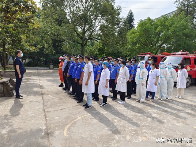 隆昌市界市镇开展防灾减灾暨消防应急疏散演练