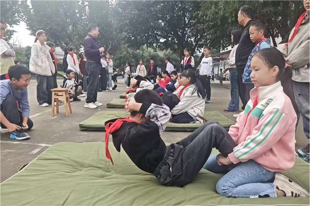 00332441667393745_140.jpg 00332441667393745_140.jpg